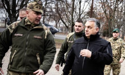 Viktor Orbán ging, um die Grenze zu inspizieren