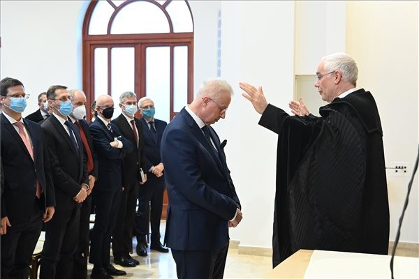 The new rector of the Károli Gáspár Reformed University was inaugurated
