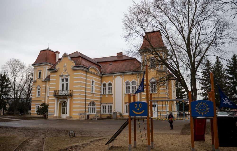 La prima fase della ristrutturazione della scuola nazionale slovacca di Nézsa è stata consegnata