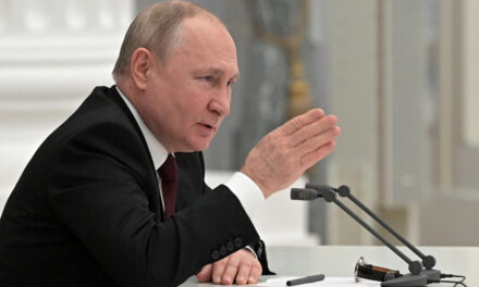 Putyin a szankciókról: Nincs semmi olyan, amit ne tudnánk megoldani