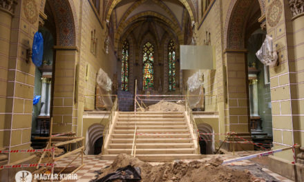 Megkezdődött a veszprémi várnegyed egyházi felújítása