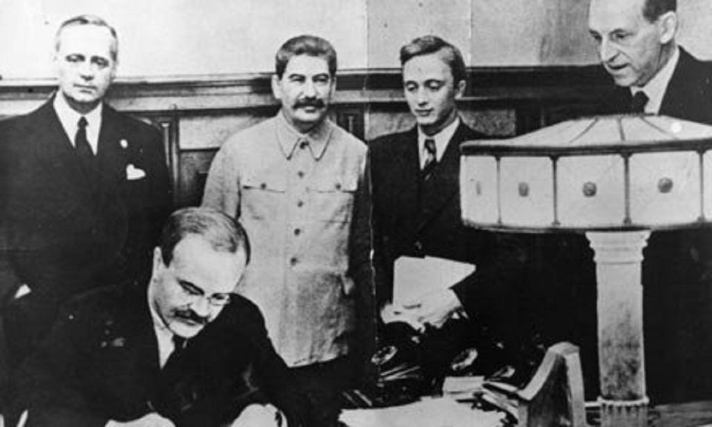 Moltov-Ribbentrop Pact alairasa