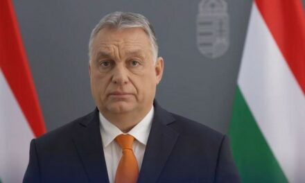 Orbán jest najpopularniejszym politykiem