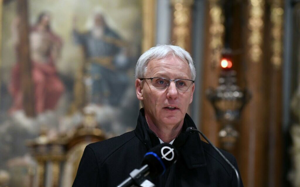 Miklós Soltész: We are not destroying a church
