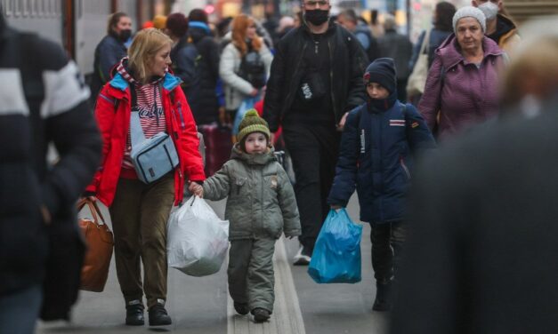 Istruzione per studenti rifugiati, aiuto Wizz Air, la moglie del Primo Ministro si è recata in Transcarpazia
