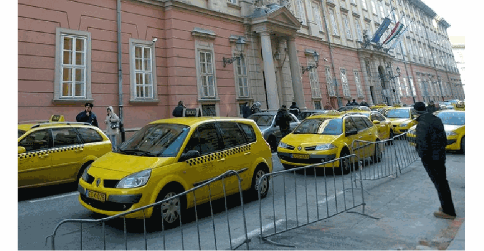 Wzięcie taksówki w stolicy może być brutalnie drogie