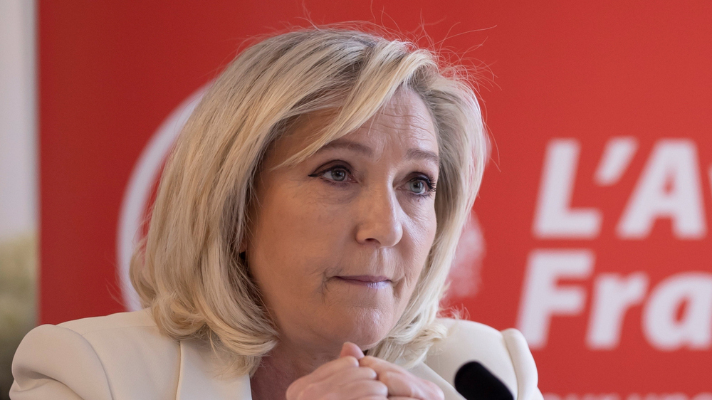 Unia interweniuje także we francuskich wyborach