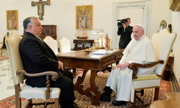 Besonderes persönliches Treffen von Papst Franziskus mit Viktor Orbán