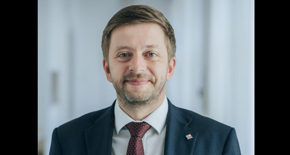 Cseh belügyminiszter: Magyar útlevéllel ukrán állampolgárok nem számíthatnak segítségre Csehországban