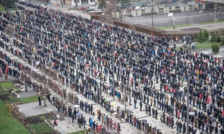 Több ezren kértek áldást az ünnepi eledeleikre Csíkszeredában