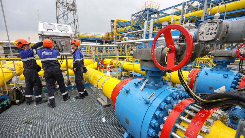 Oroszország leállítja a gázszállítást Lengyelországba és Bulgáriába