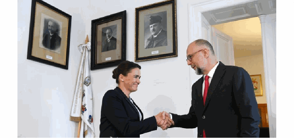 Despite the anti-Hungarian hysteria, the government position of the RMDSZ remains