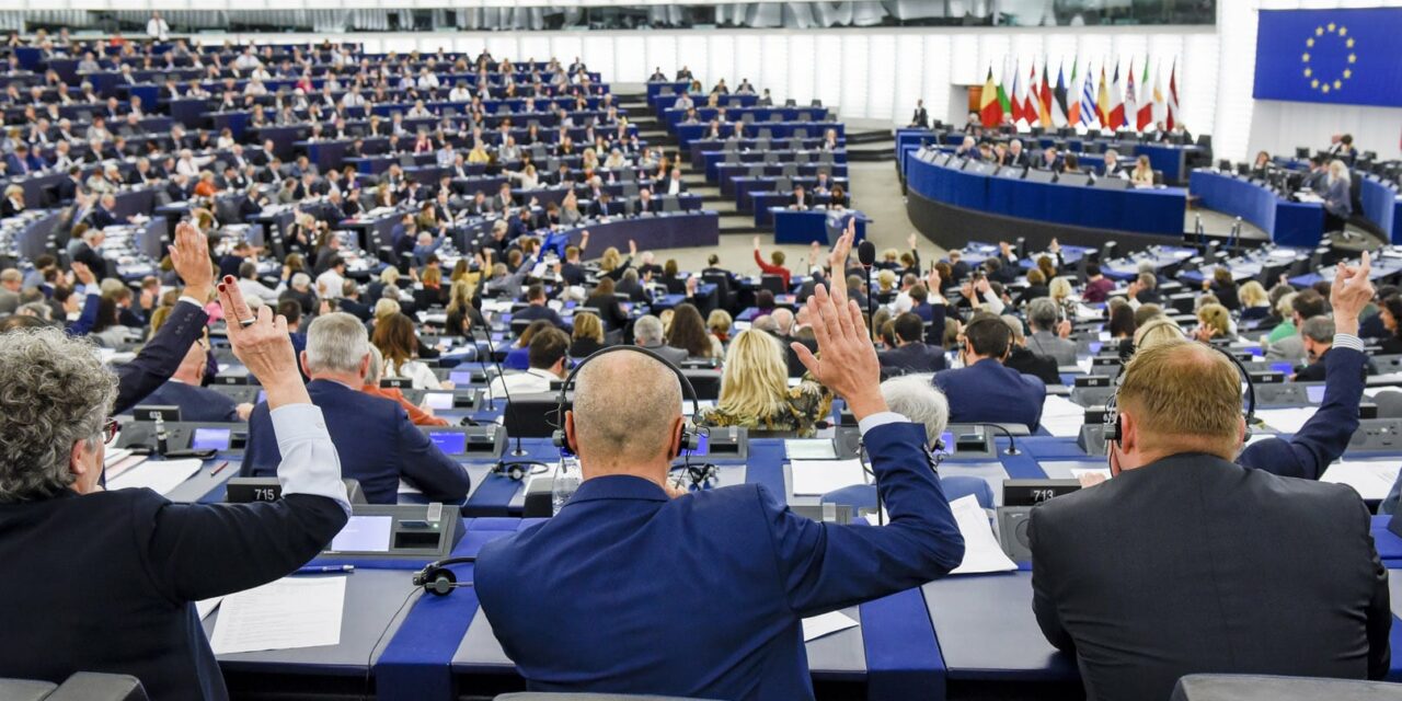 Aláírásgyűjtés indult Brüsszelben Magyarország szavazati jogának elvételére