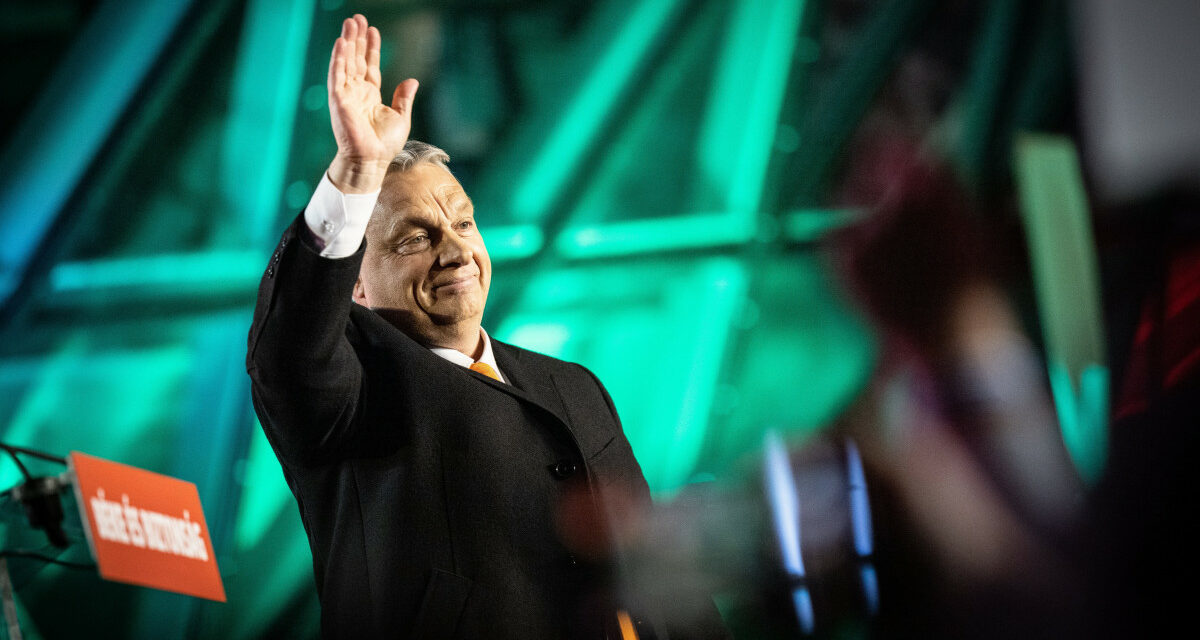 Życzyli śmierci Orbána i zaprosili ambasadora Austrii
