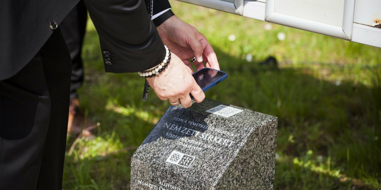 Smart plot stones were placed at four Budapest cemeteries