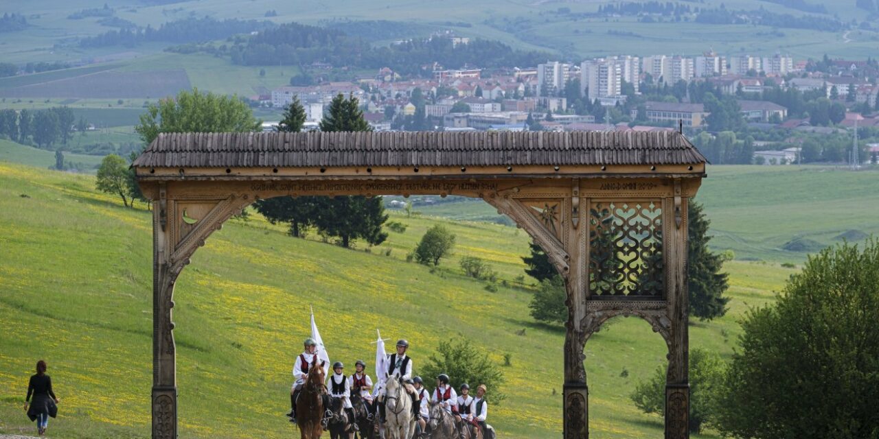 The Pentecost horse pilgrims were warmly welcomed in the saddle of Csiksomlyo