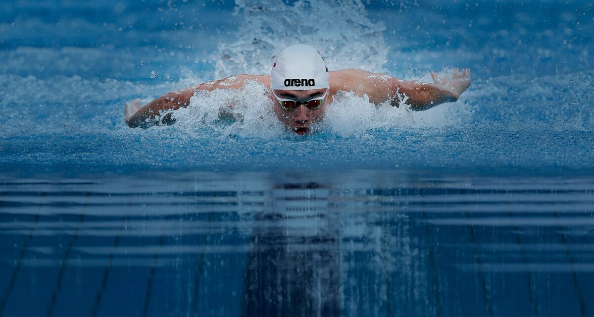 È apparso Kristóf Milák, che ha preso parte all&#39;allenamento in acqua