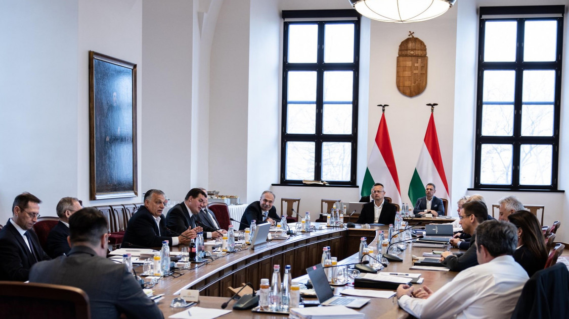 Orbán: resterà il price cap