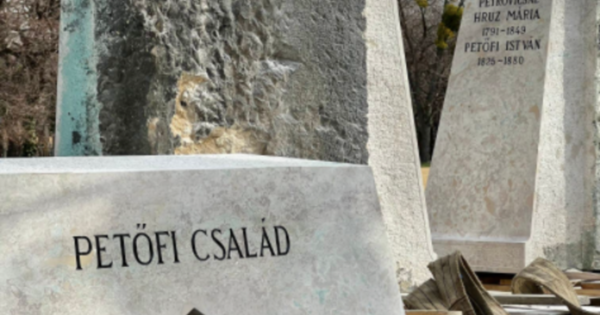 Gedenkfeier anlässlich der Restaurierung des Grabmals der Familie Petőfi