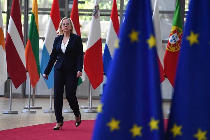Varsó is beint az Európai Bizottságnak