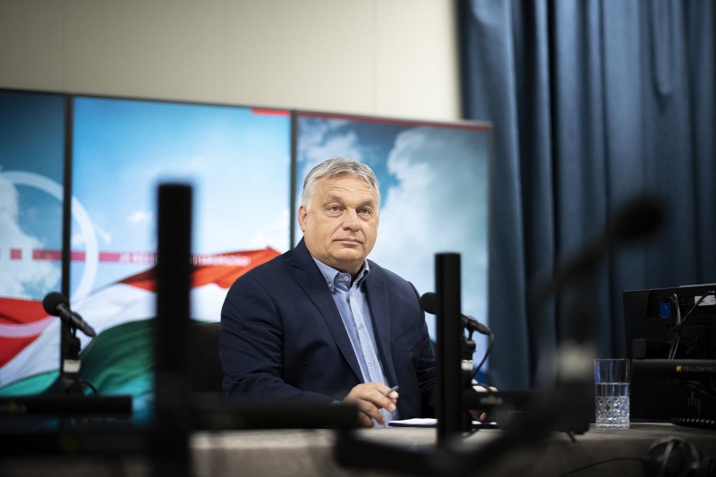 An overwhelming majority with Viktor Orbán in Figaro