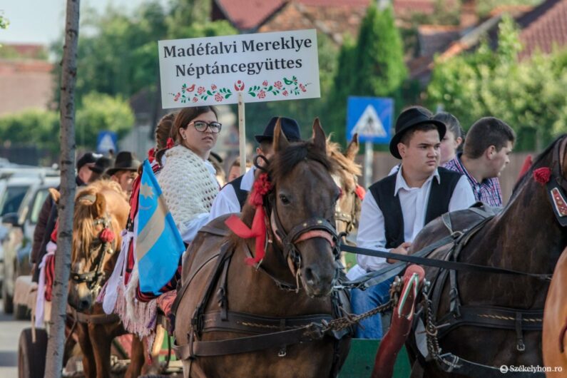 Szekeres felvonulas Csikszeredaban