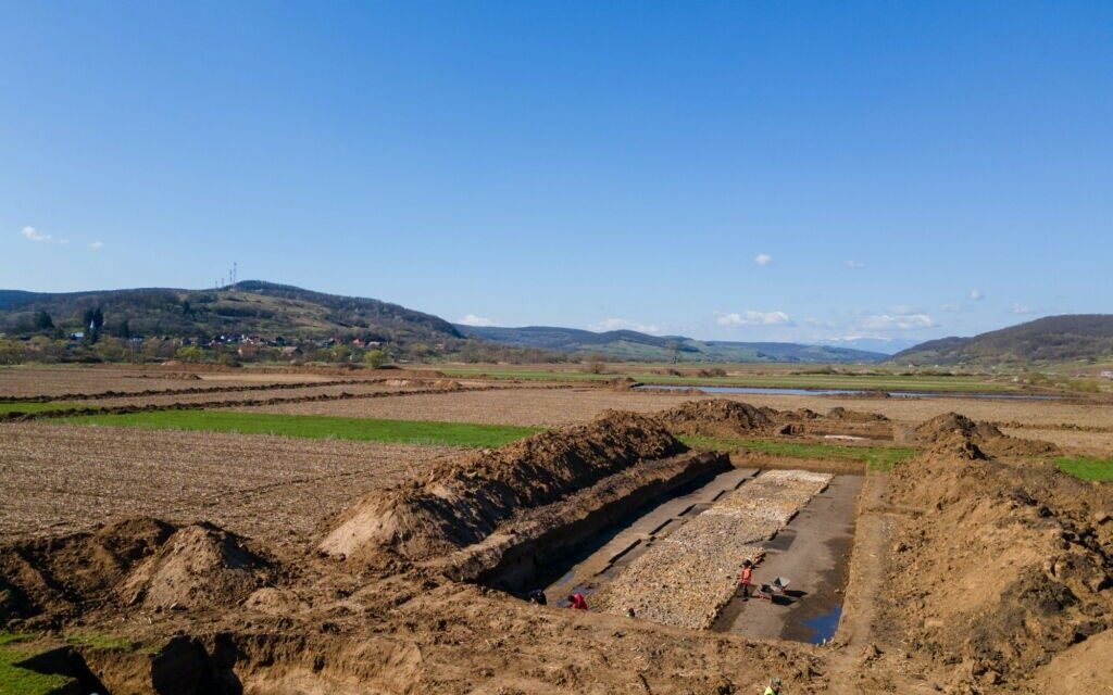 Traces of a Roman settlement were found at Töröksszentmiklós