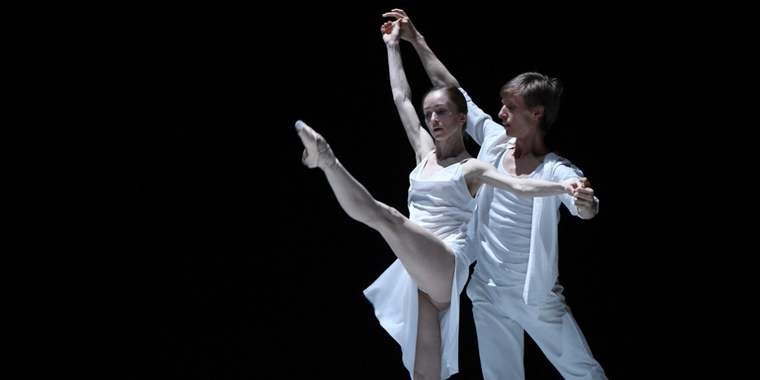 A balett „a fehér európai eszmék köré épült” és túlságosan „nemi alapú”.