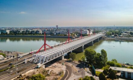 Átadták a megújult déli összekötő vasúti Duna-hidat