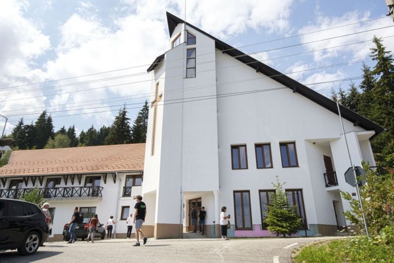 Megáldották a Szent István-zarándokházat Hargitafürdőn