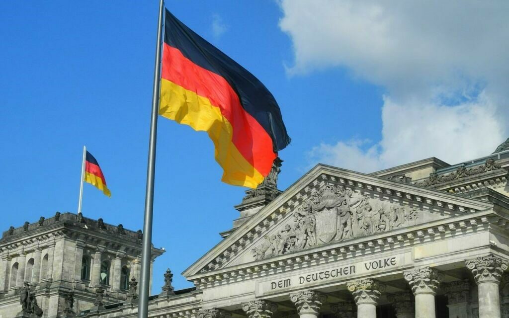 Austrian economist: Germany is committing national suicide