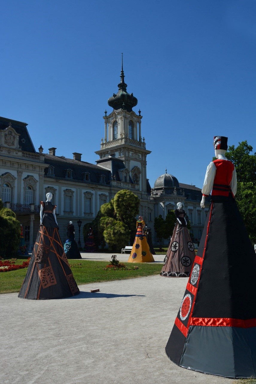 Clothing sculptures Keszthely