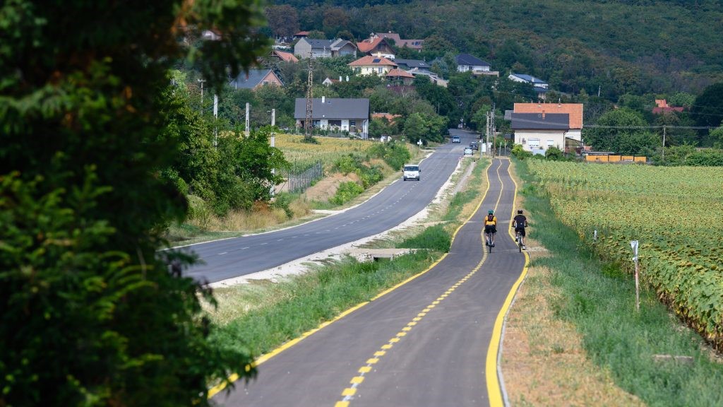 We can cycle for 108 kilometers - the Budapest-Balaton bicycle route has been completed