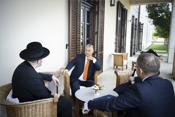 Viktor Orbán negocjował z naczelnym rabinem Izraela