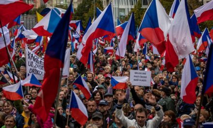 Tens of thousands demanded the resignation of the globalist Czech government