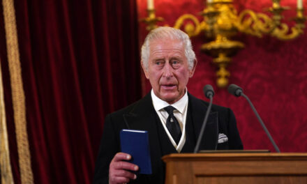 Historyczny moment: tak oficjalnie nowy władca Wielkiej Brytanii został III. Karol 