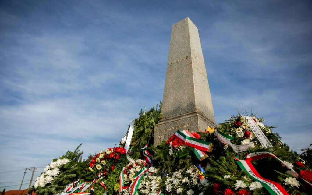 They commemorated Subcarpathia&#39;s 66th anniversary with a silent wreath-laying ceremony