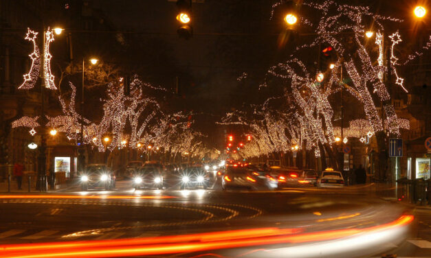 La capitale non nuoterà sotto le luci questo Natale