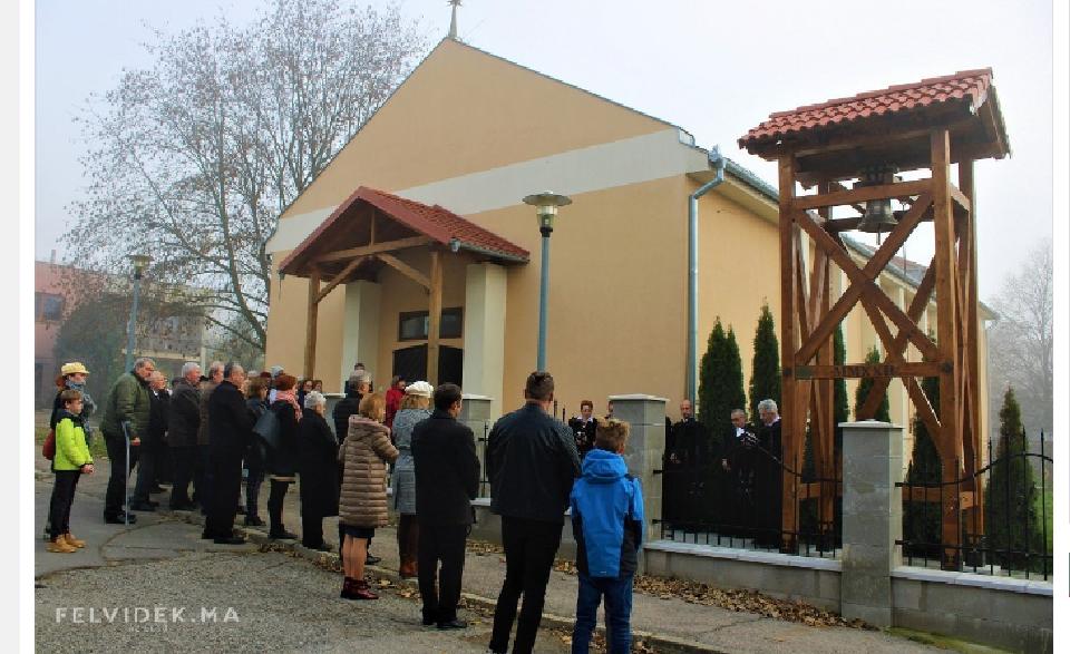 La campana sta già suonando nella chiesa riformata di Ipolyság