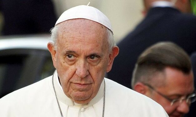 Ferenc pápa a terjedő erőszak ellen