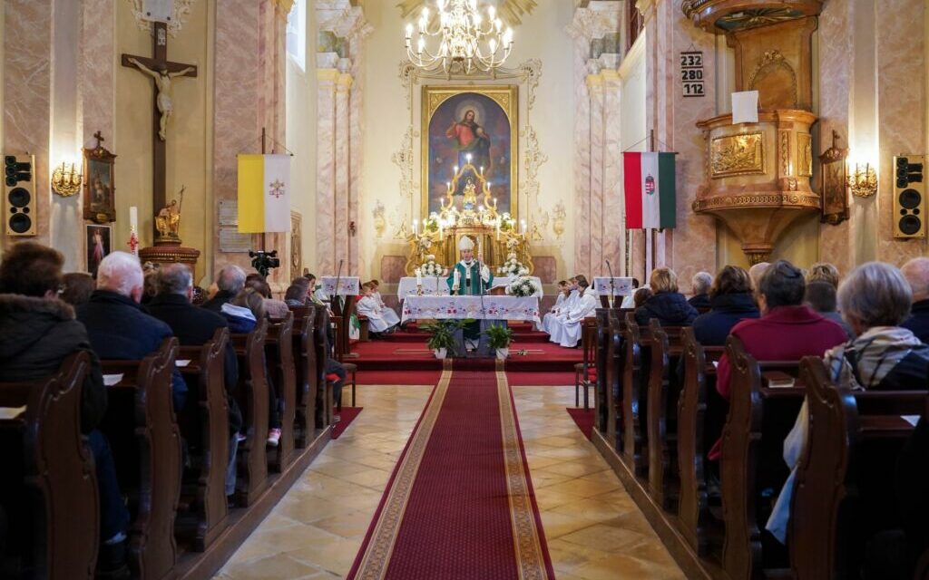 Kirchenrenovierung in Nagykapornak