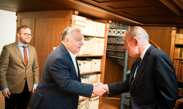 Viktor Orbán ha negoziato con un esperto di geopolitica americano