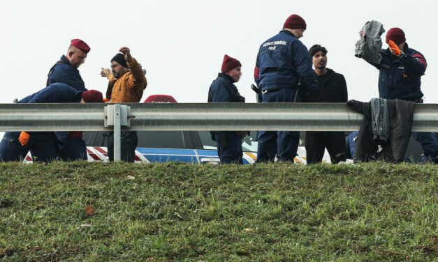 Bakondi György: tűzharc az autópályán-egyre erőszakosabbak a migránsok-videó