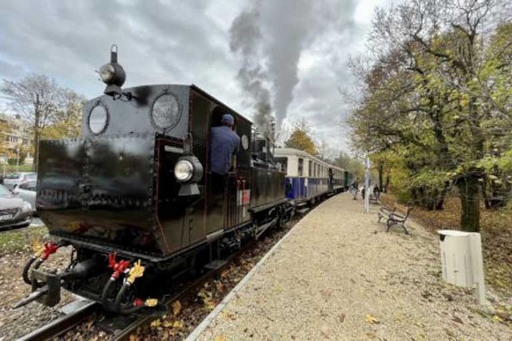 &quot;Soot locomotive&quot; at the Children&#39;s Railway