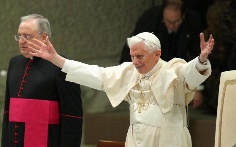 Megtért urához a “konzervatív” pápa