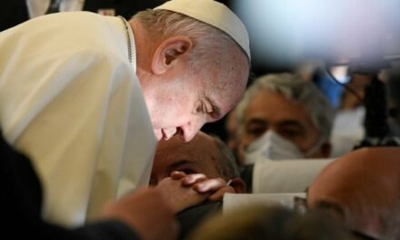 Ferenc pápa: béke és szívszaggató ima