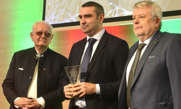 Zsolt Zetenyi: Jr. Laudatio auf den Szellemi Patriot Award von Zoltán Lomnici 