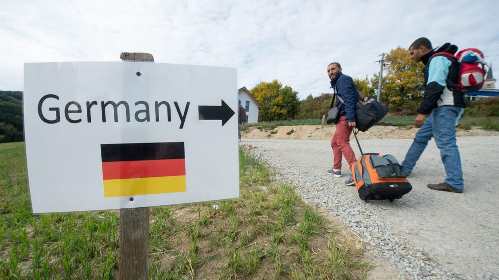 Ez is eljött: a szocialista német belügyminiszter választójogot követel a migránsoknak