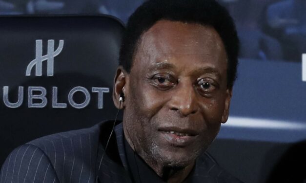 Nem javul Pelé állapota, órái lehetnek hátra