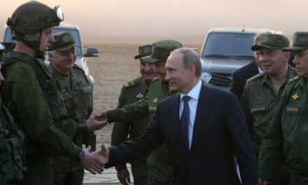Putyin: a tyúk magonként csipeget